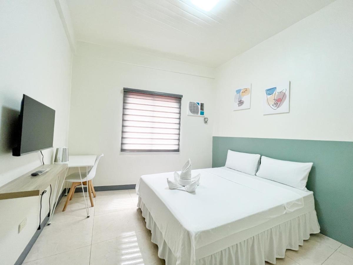 Verra Inn Tagaytay City Buitenkant foto