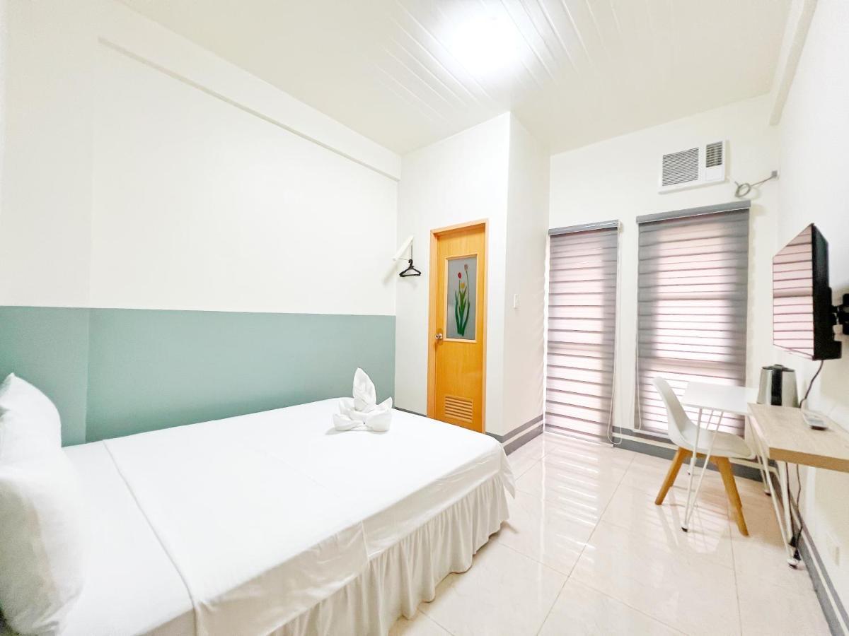 Verra Inn Tagaytay City Buitenkant foto
