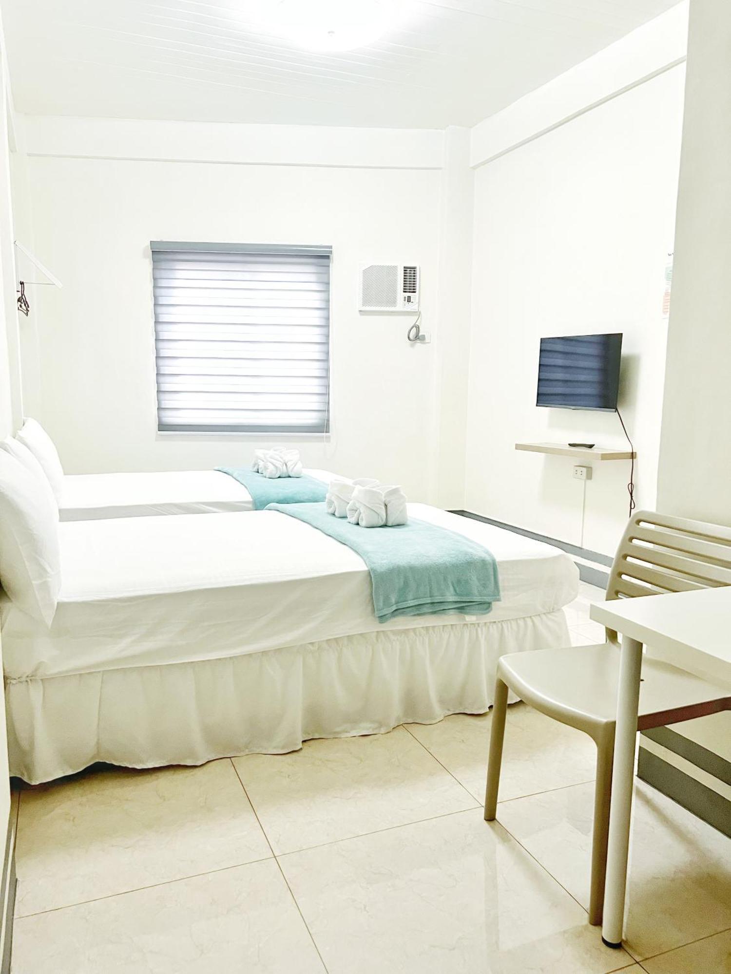 Verra Inn Tagaytay City Buitenkant foto