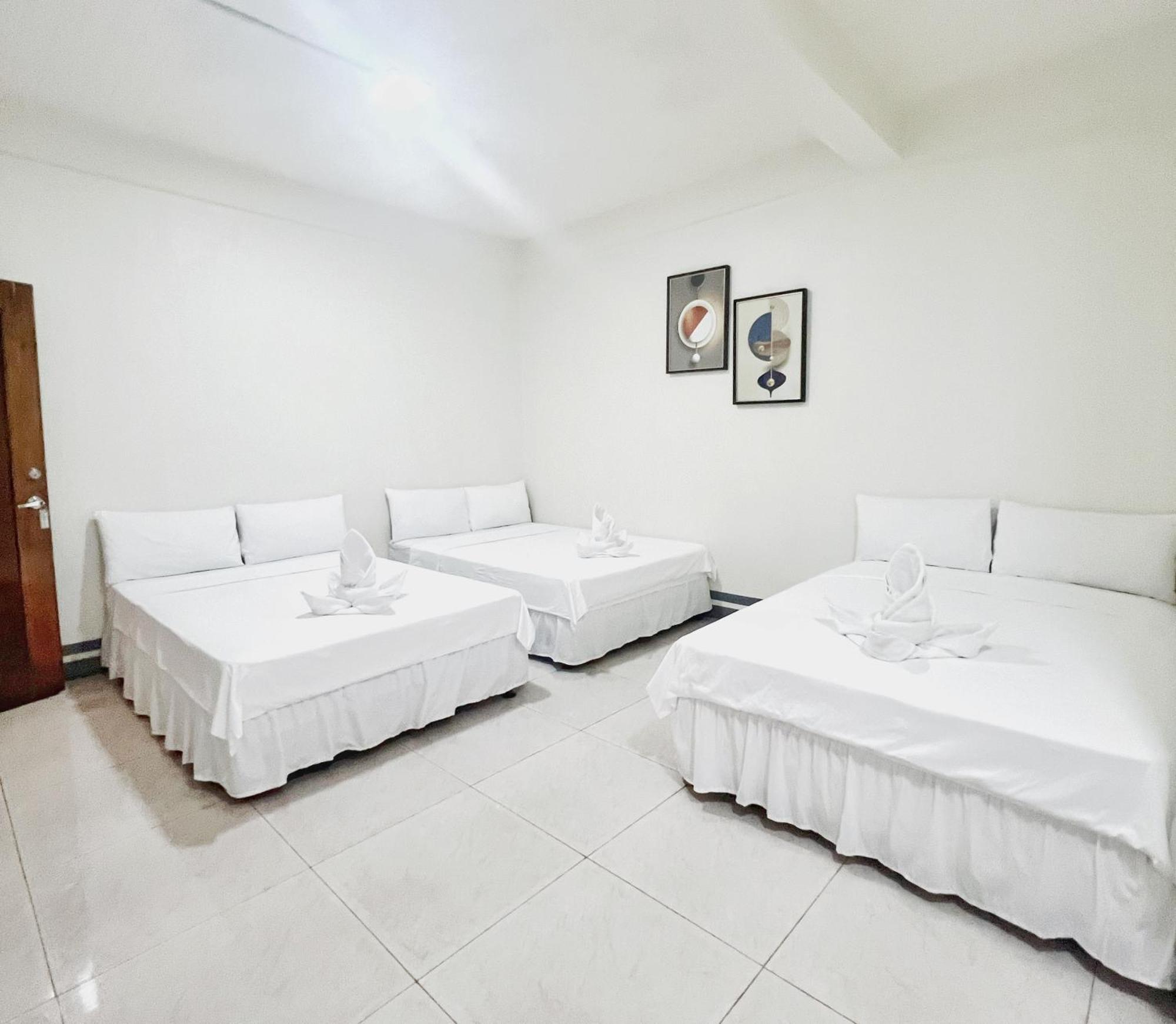 Verra Inn Tagaytay City Buitenkant foto