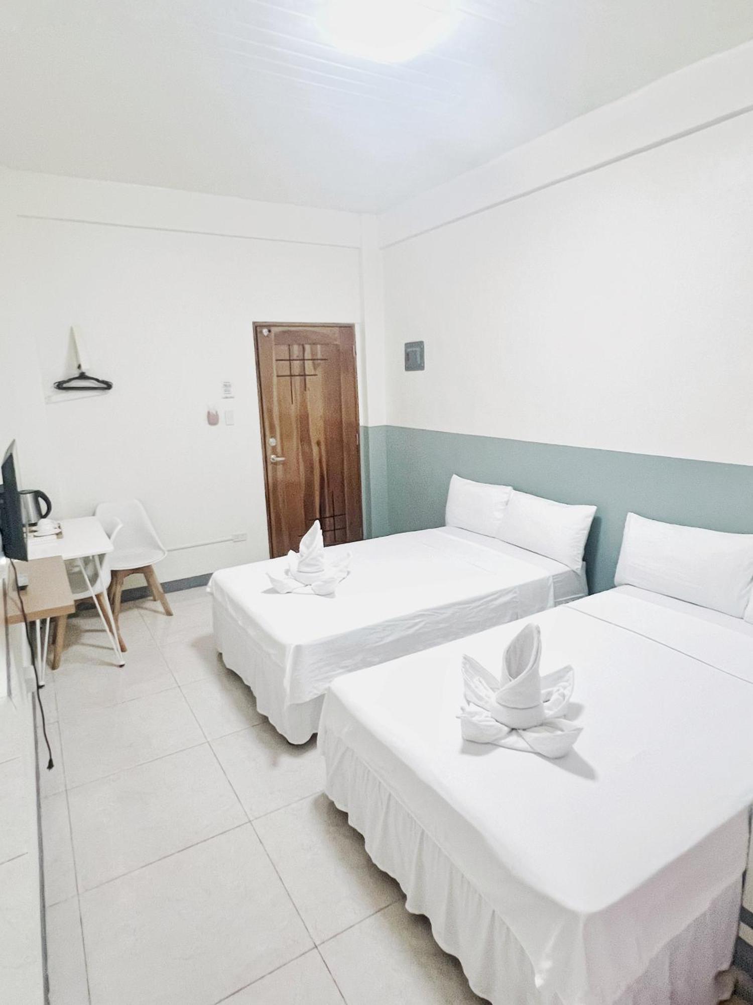 Verra Inn Tagaytay City Buitenkant foto