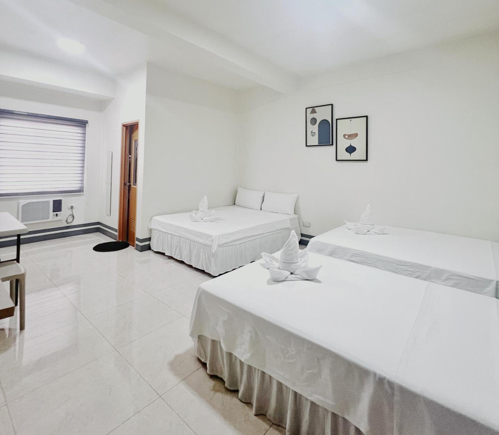 Verra Inn Tagaytay City Buitenkant foto