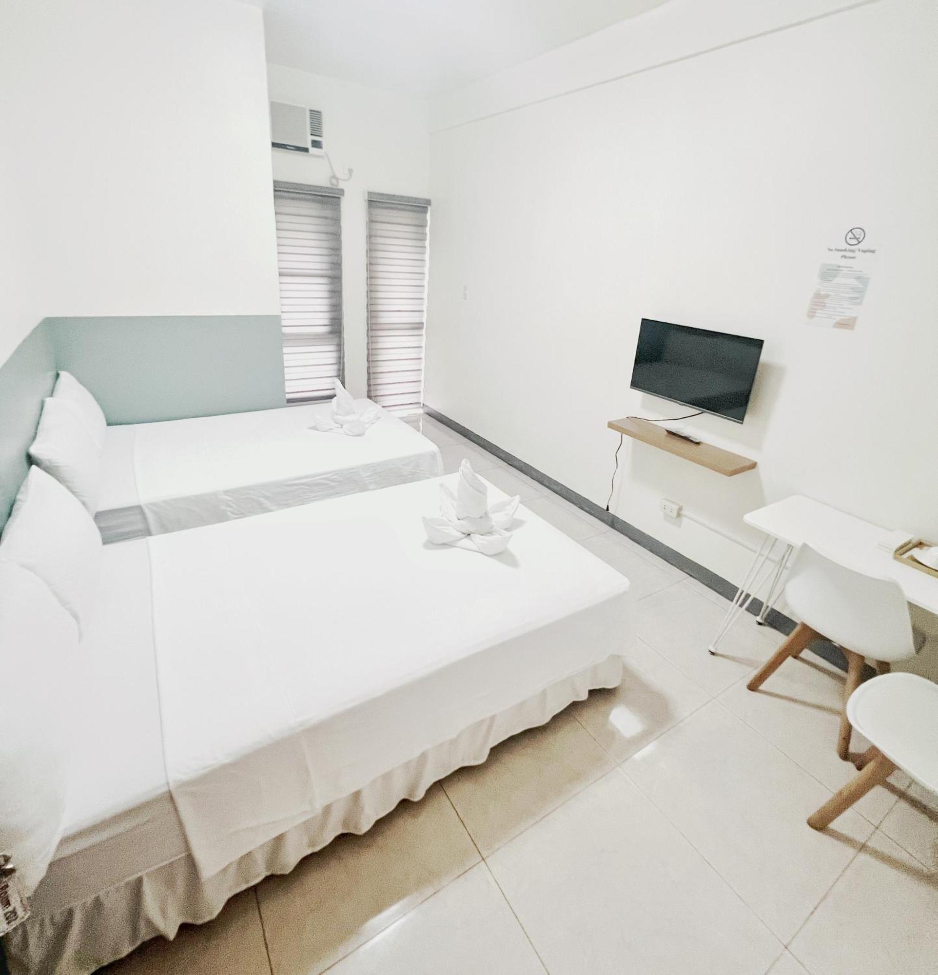 Verra Inn Tagaytay City Buitenkant foto